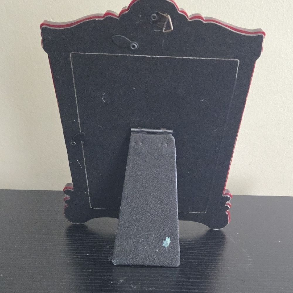 Vintage-Style Photo Frame - Picture 10 of 12
